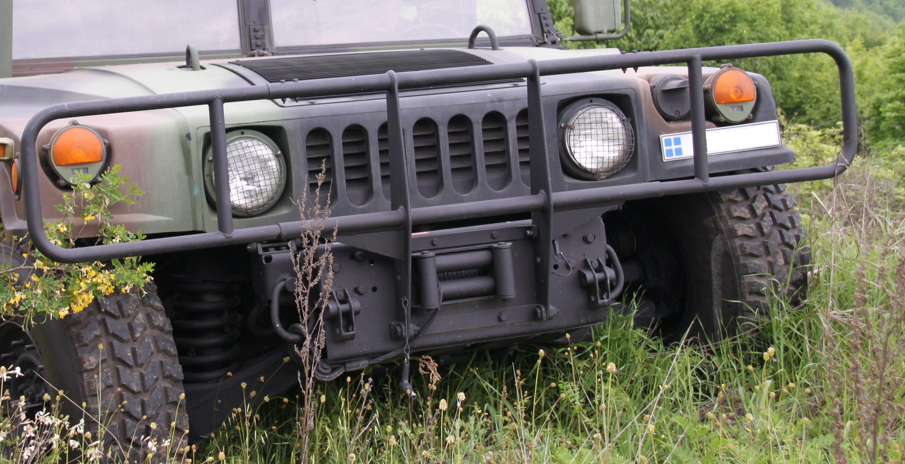 MC-35-374 - Humvee Front Bumper Set