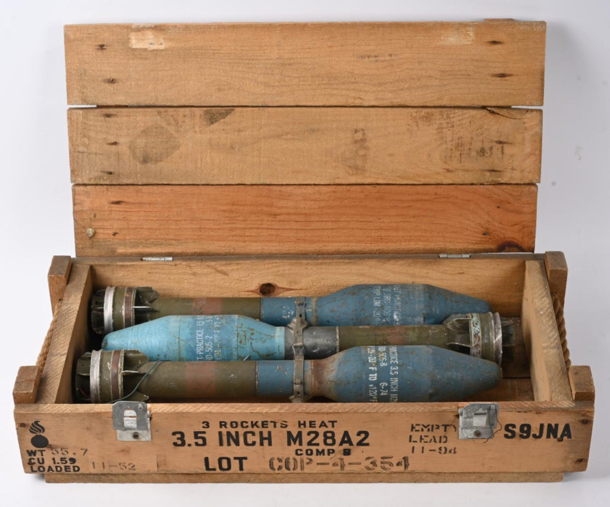 MC-35-681 - M28A2 Rockets With Ammo Crate  Set (M20A1 Super Bazooka Ammunition)