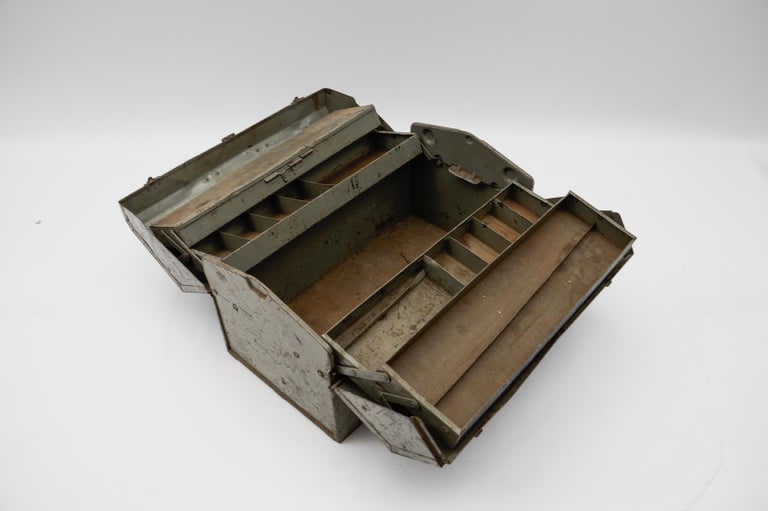 MC-35-659  WW2 Toolbox Cantilever Set